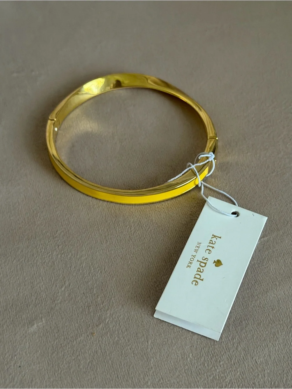 NWT Kate Spade New York “Do the Twist” Enamel Hinged Bangle Bracelet